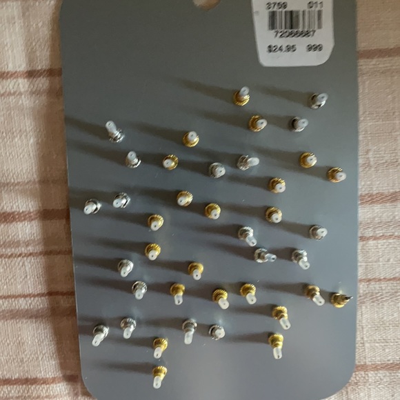 NWT NEW YORK &  CO Earrings - Picture 3 of 6